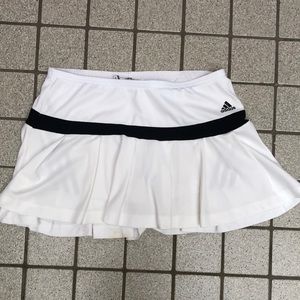 Adidas tennis skirt white size medium